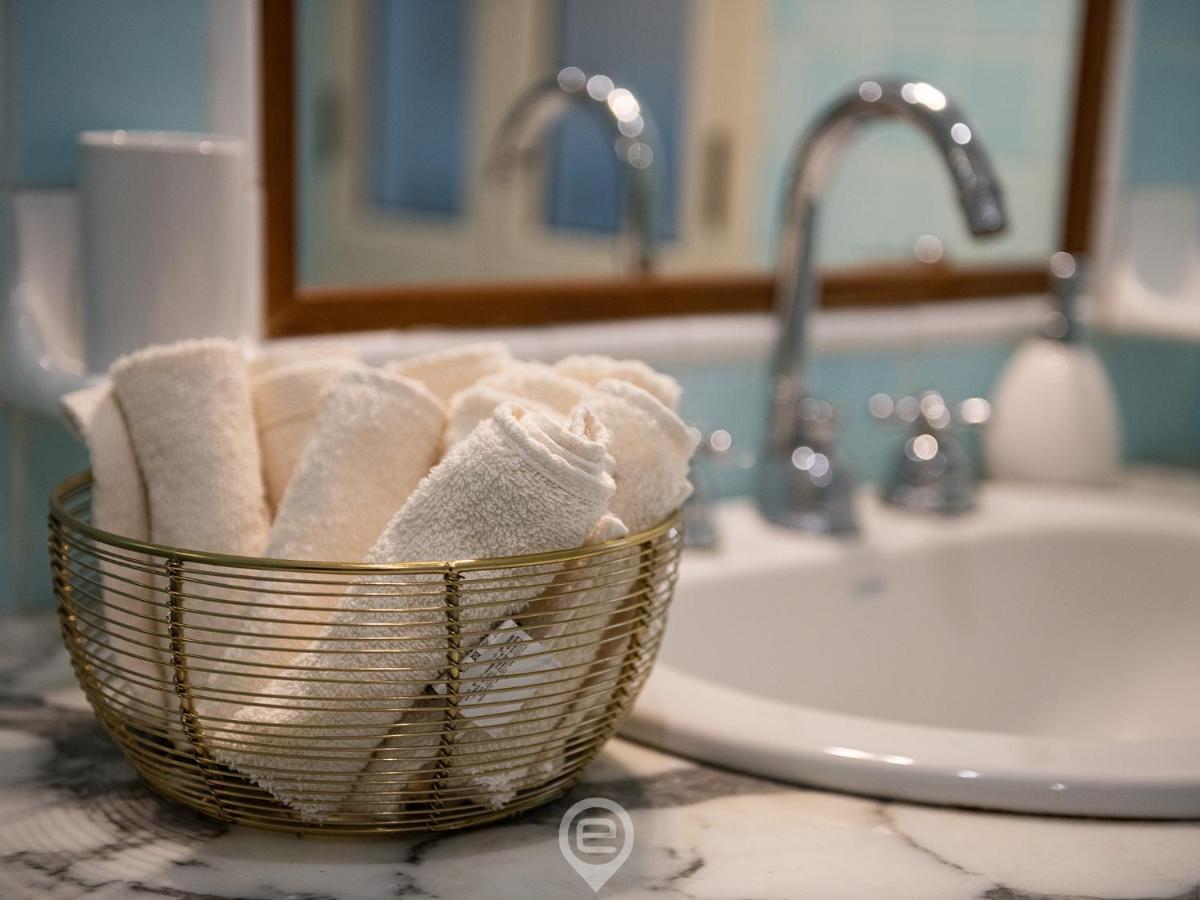 Mirabel Apartment - Wonderful Flat In City Center Cagliari Eksteriør billede