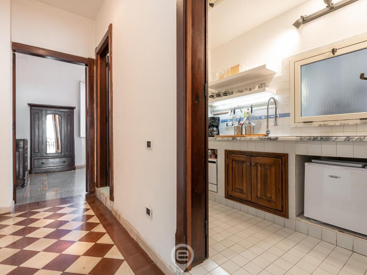 Mirabel Apartment - Wonderful Flat In City Center Cagliari Eksteriør billede