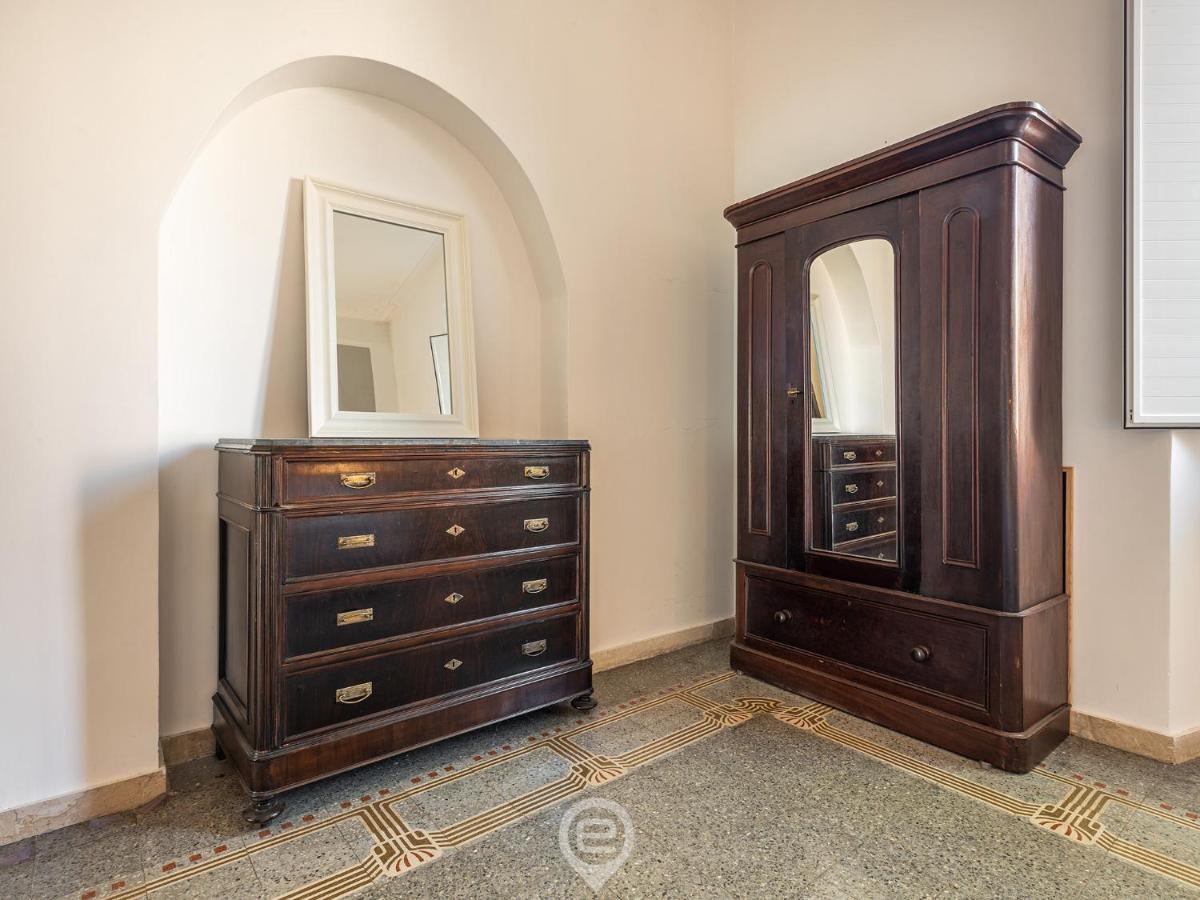 Mirabel Apartment - Wonderful Flat In City Center Cagliari Eksteriør billede