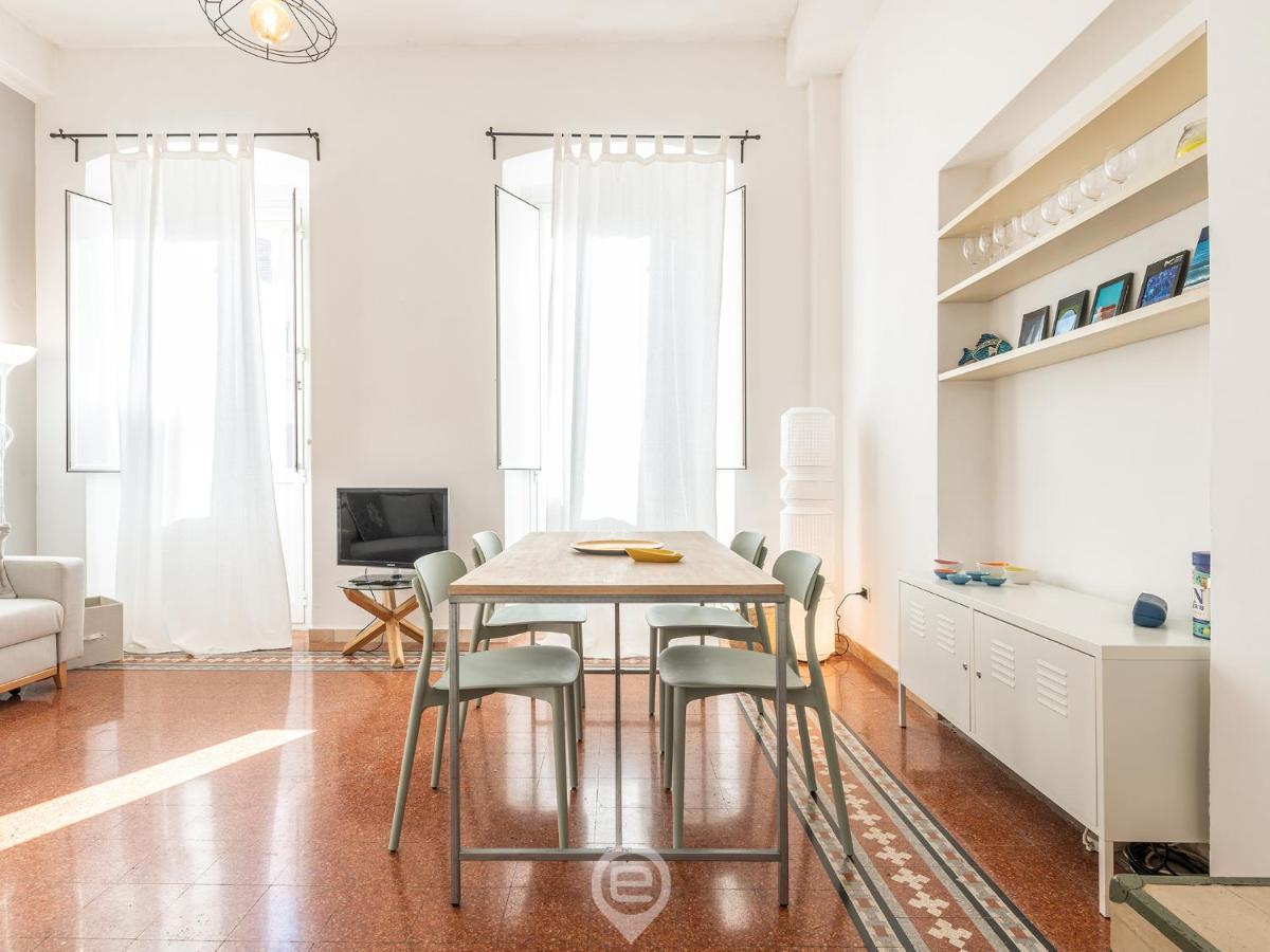 Mirabel Apartment - Wonderful Flat In City Center Cagliari Eksteriør billede