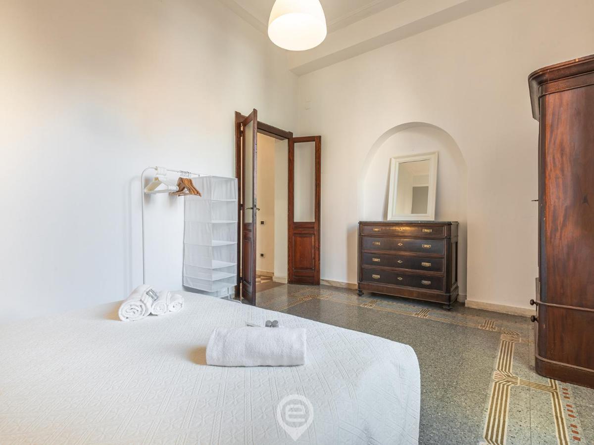 Mirabel Apartment - Wonderful Flat In City Center Cagliari Eksteriør billede