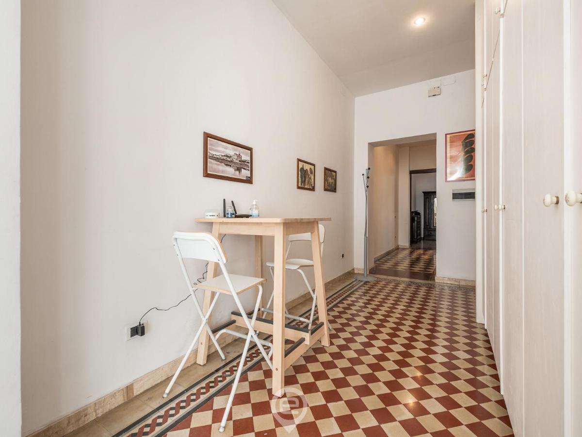 Mirabel Apartment - Wonderful Flat In City Center Cagliari Eksteriør billede